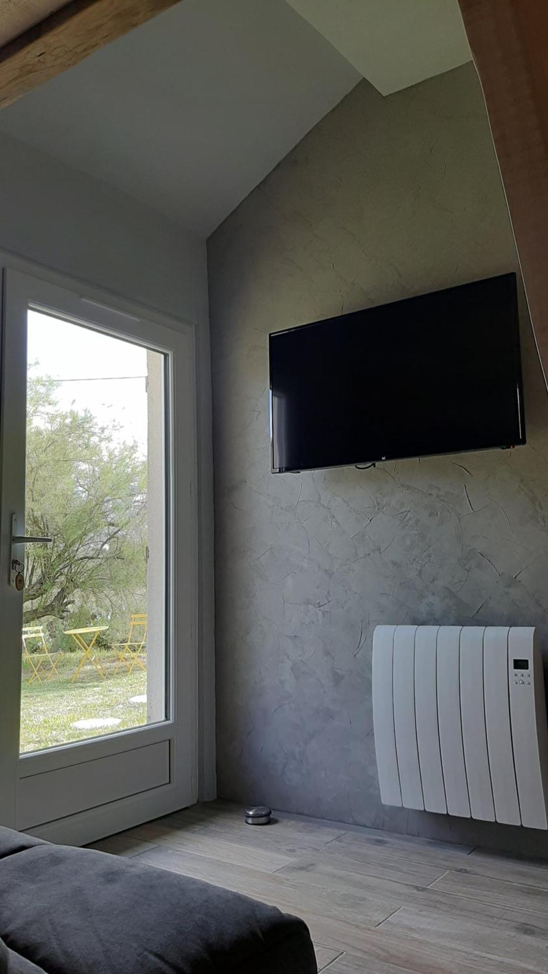 La Berrycurienne: Private Spa Suites Near Beauval Zoo Lucay-le-Male Room photo